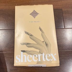 NWOT Sheertex classic tights in light nude xs